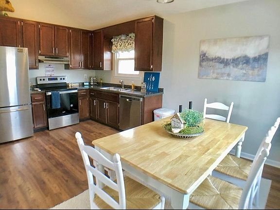 4th image of 10209 Birchwood Pike