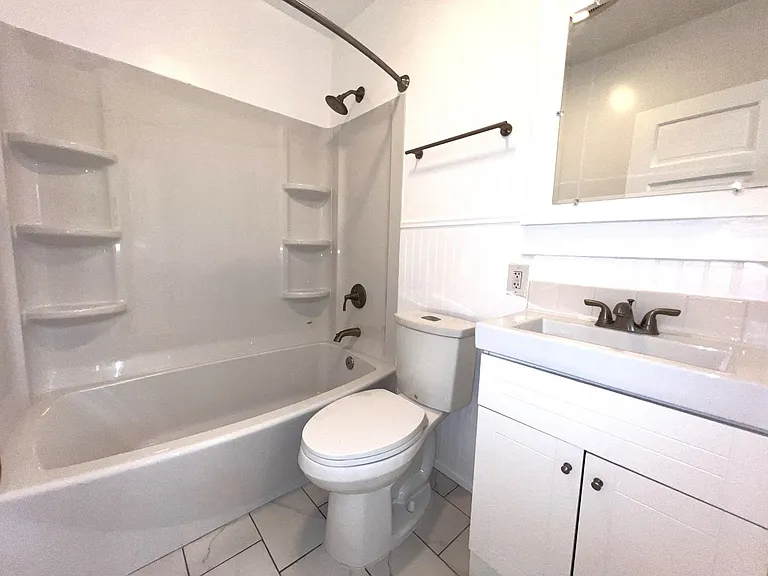 343 W 16th St — Photo 12