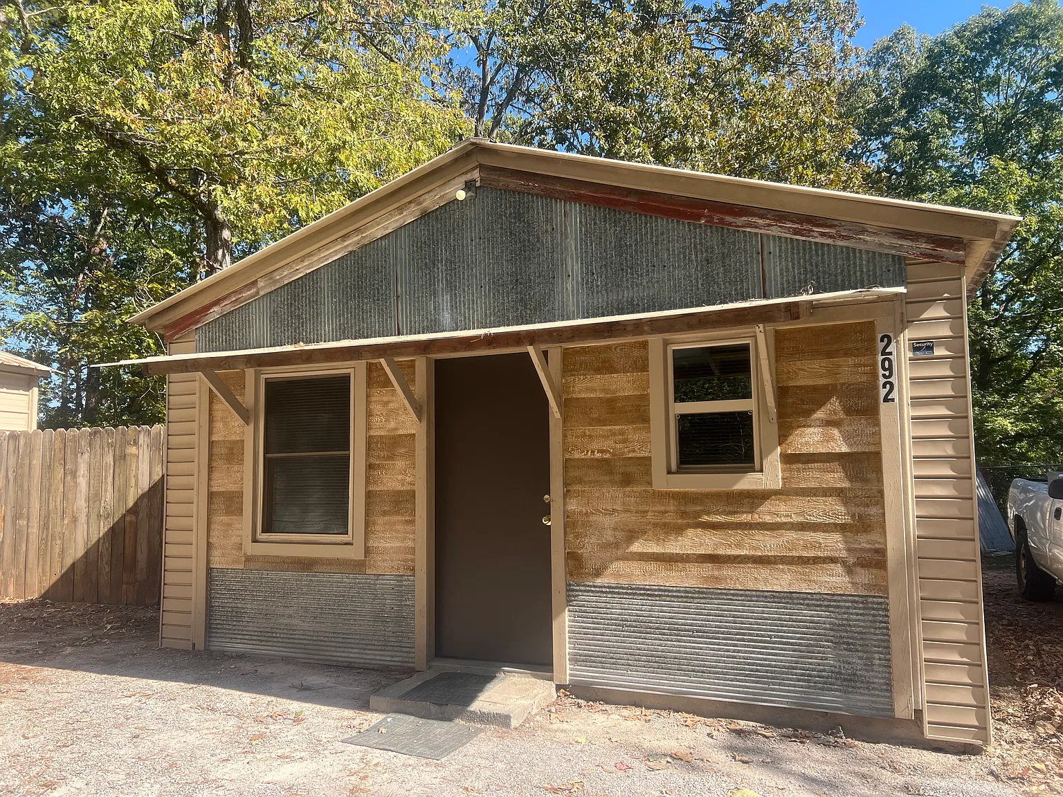 Studio, 900 sqft, $950 — Photo 2