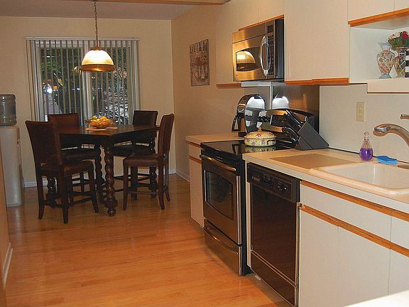 4th image of 30 Mullarkey Dr