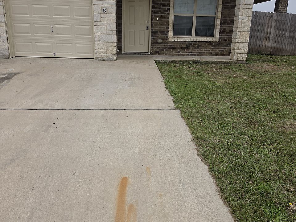 1st image of 1400 Vanguard Ln #B
