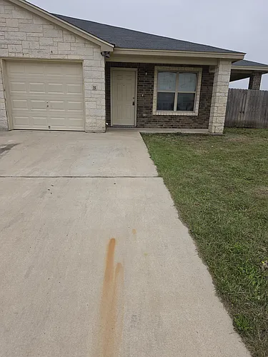1400 Vanguard Ln #B Photo 1
