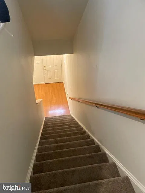 2 bed, 3.0 bath, 1268 sqft, $2,400 — Photo 1
