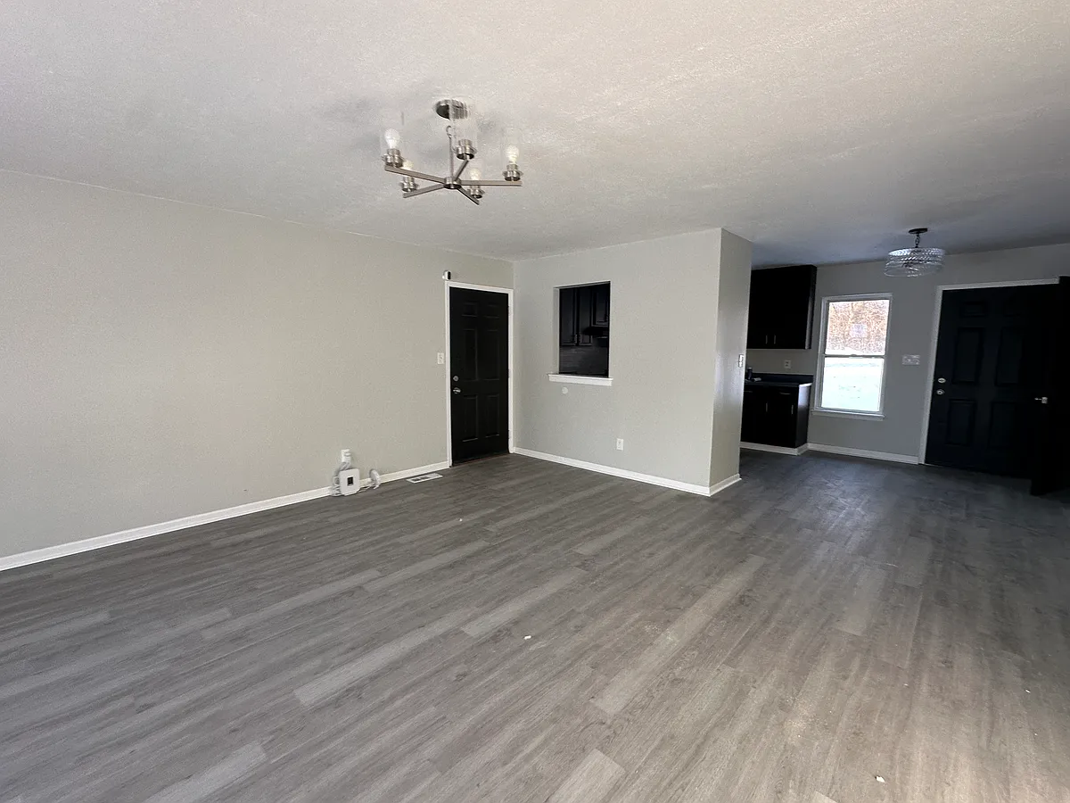 Building Photo - 3409 Summerdale Ave