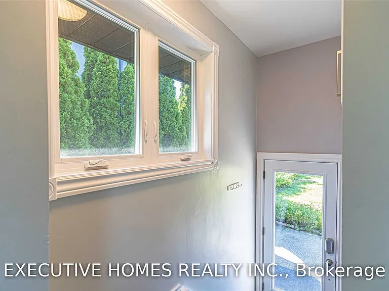384 Ashbury Rd — Photo 26