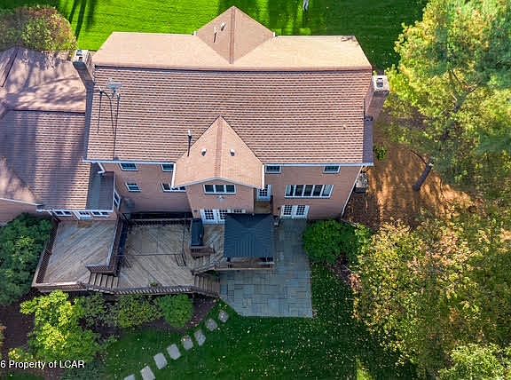 5th image of 150 Wellington Rd