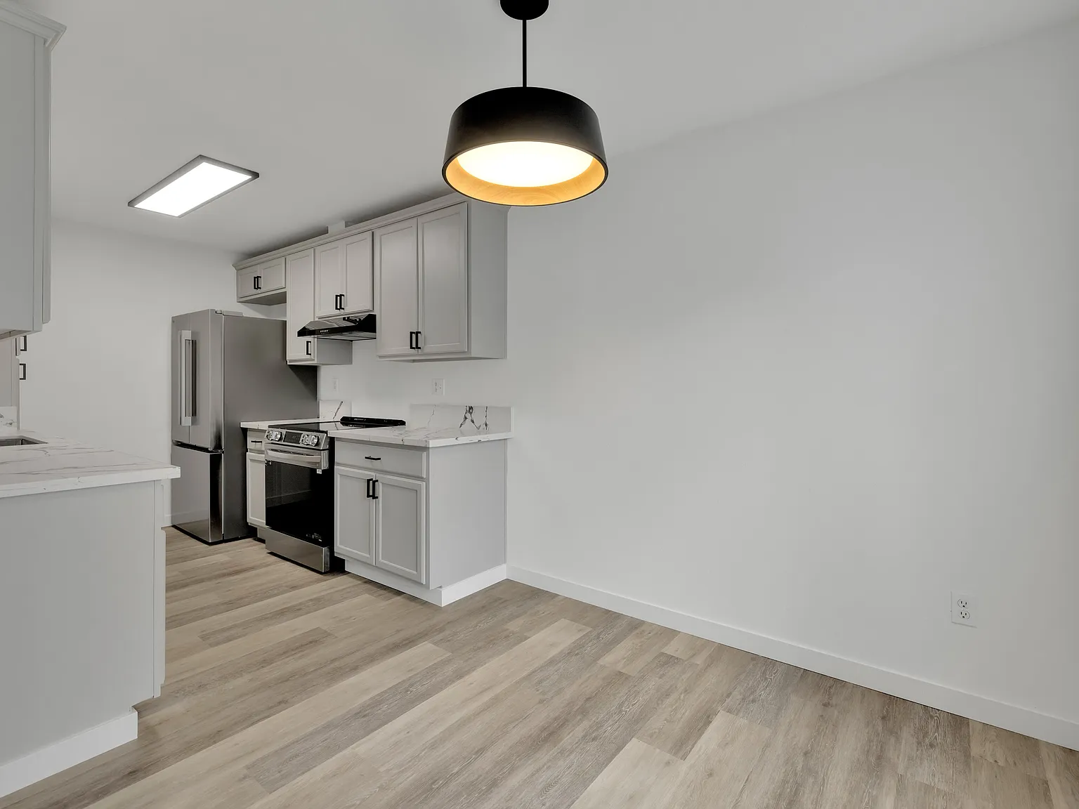 3 bed, $2,995 — Photo 2