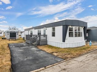 127 5th Ave, Bartlett, IL 60103