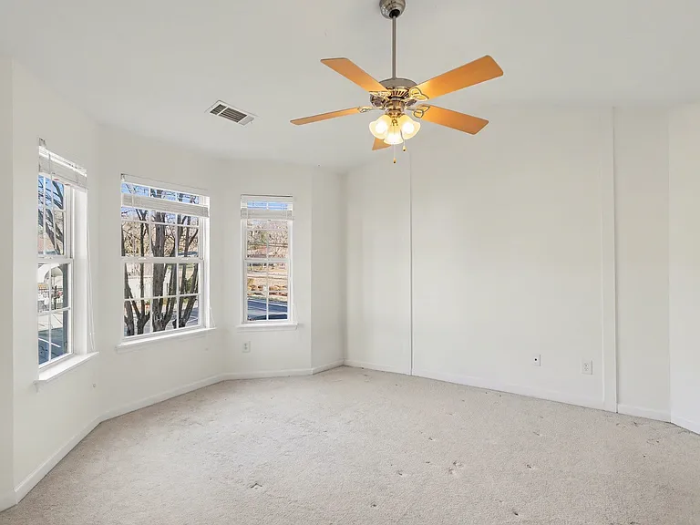 2515 Brackley Pl NW — Photo 15