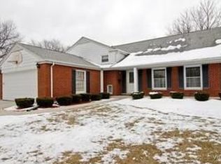 1511 S Highland Ave, Arlington Heights, IL 60005