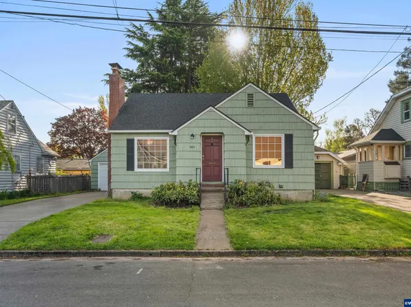 560 18th St NE, Salem, OR 97301