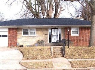 939 S 20th St, Quincy, IL 62301