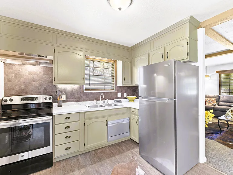 1024 S Ash St — Photo 12