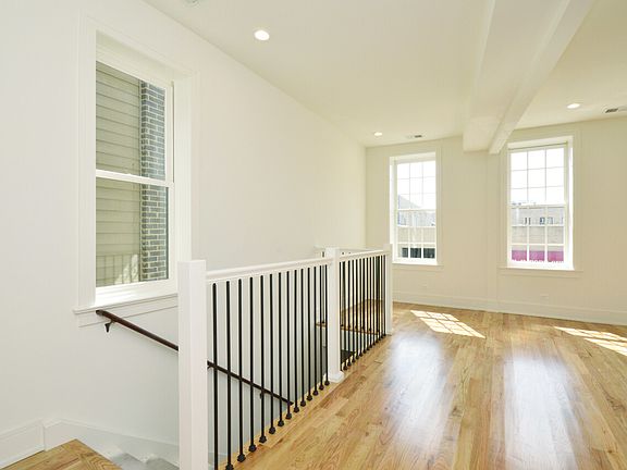 5th image of 2235 N Clybourn Ave APT 2F