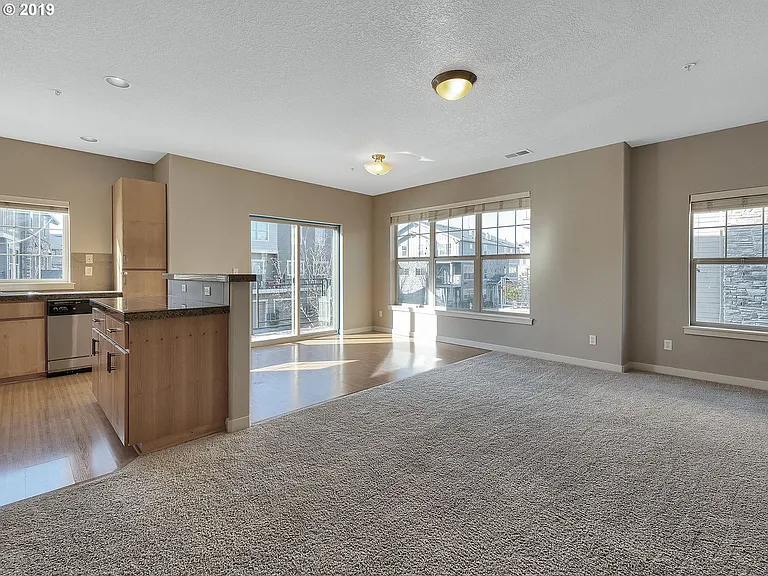 780 NE Adwick Dr — Photo 3