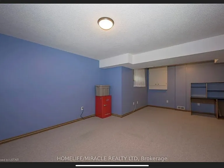 195 Barker St #7 — Photo 7