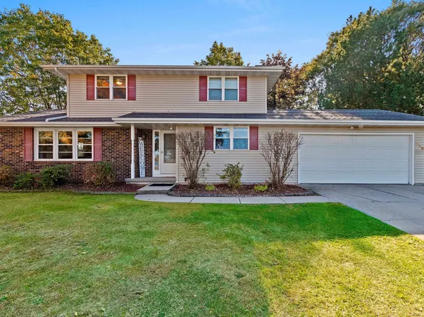 830 Broadview Dr, Green Bay, WI 54301