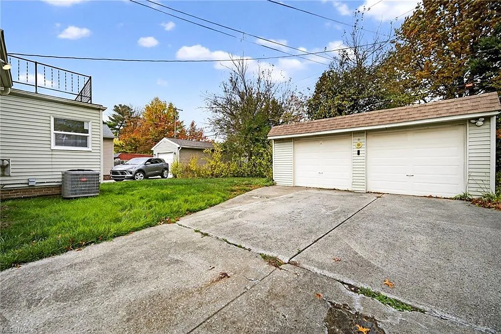 3 bed, 1.5 bath, 1770 sqft, $2,500 — Photo 4