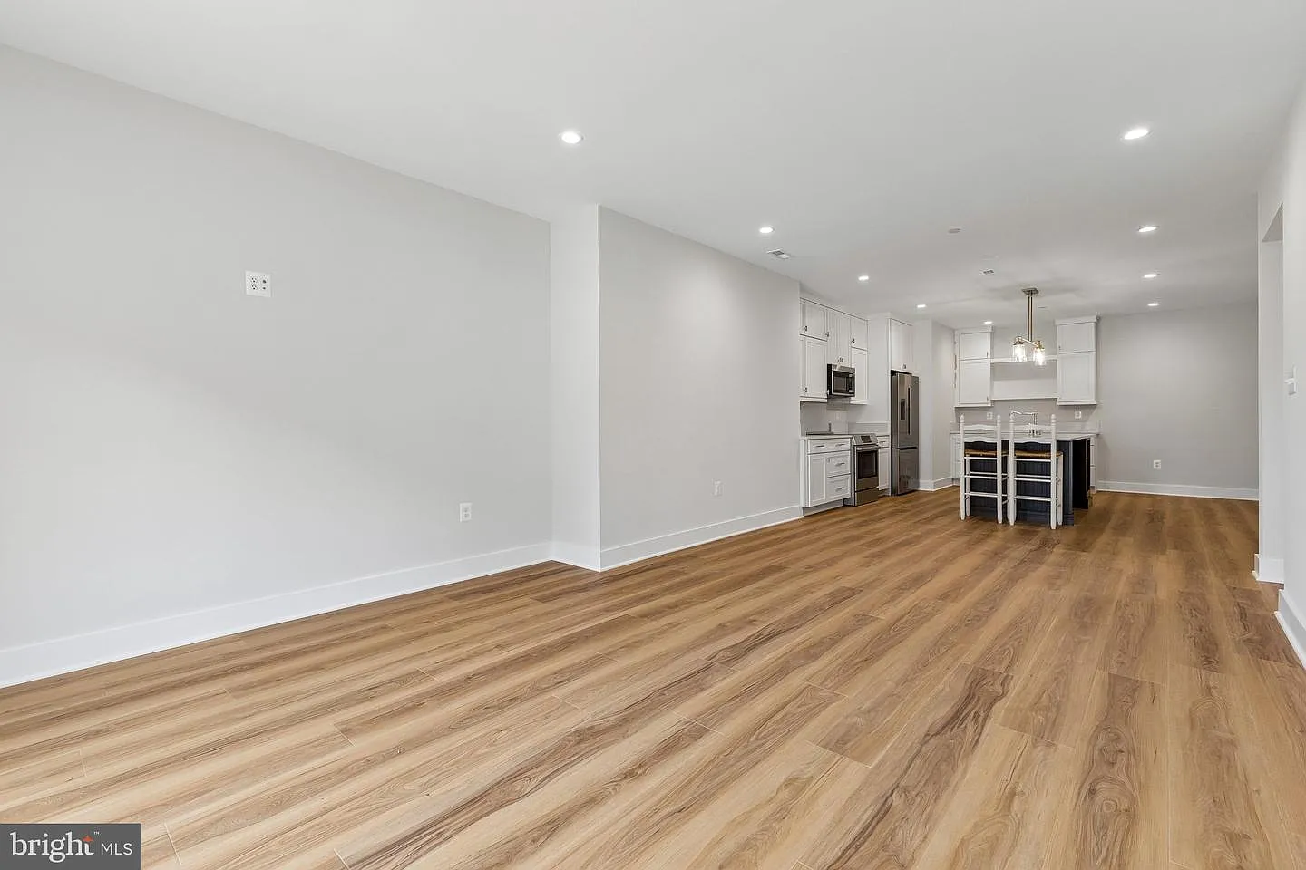2 bed, 1.5 bath, 1500 sqft, $3,500 — Photo 4