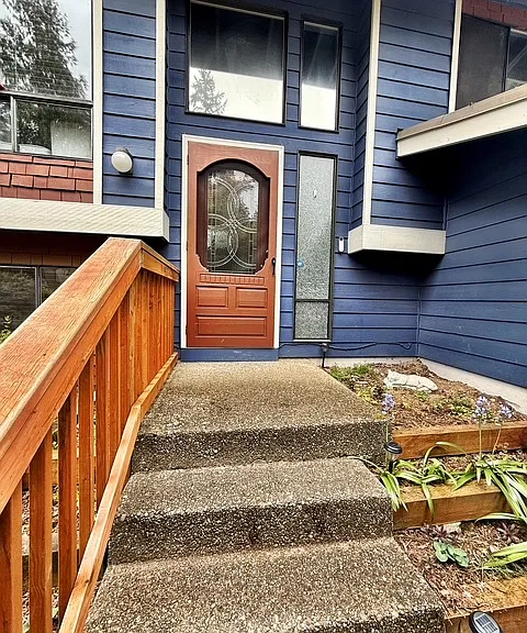 710 Parkway Ct NE — Photo 42