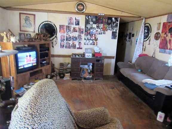 4th image of 145 Old Ln