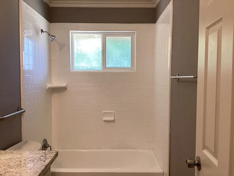 4143 N Warren Ave — Photo 12
