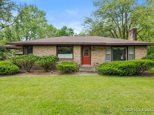 3650 Remembrance Rd NW, Grand Rapids, MI 49534