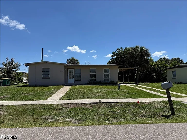 21155 Meehan Ave — Photo 1
