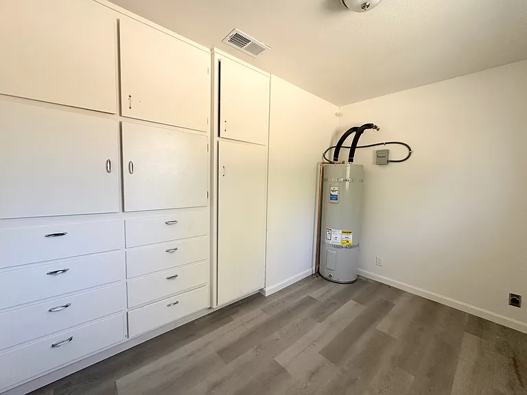 15050 Cottage Ave — Photo 12