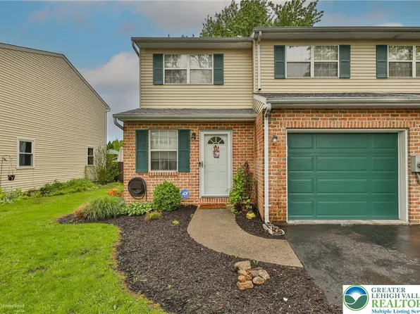 1655 Ilona Dr, Hellertown, PA 18055