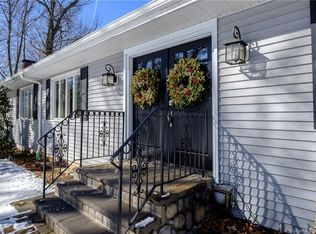 727 Moss Farms Rd, Cheshire, CT 06410