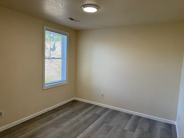 709 Pacific Ave #B — Photo 13
