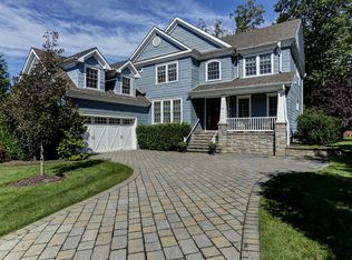 30 Ridgeview Ave, Middletown, NJ 07748