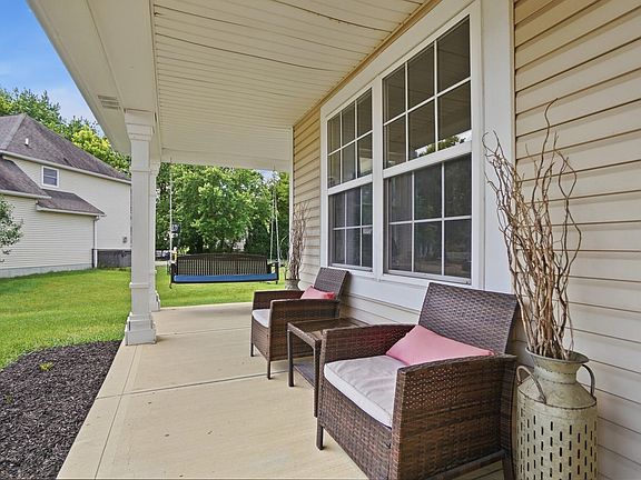 5th image of 42 Leafy Knoll Way
