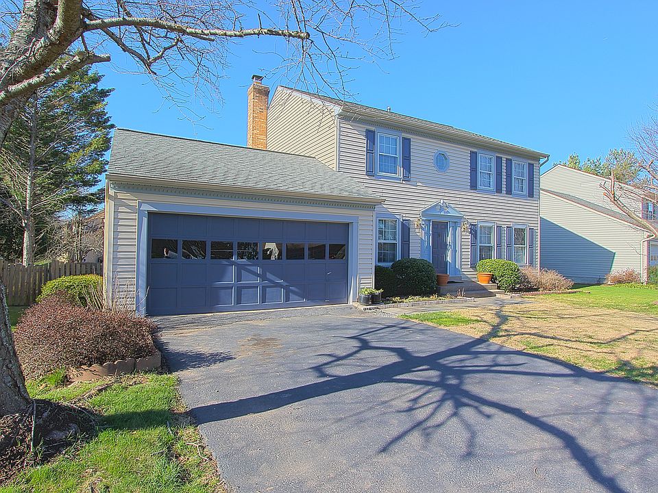 1st image of 4408 Fallen Oak Dr
