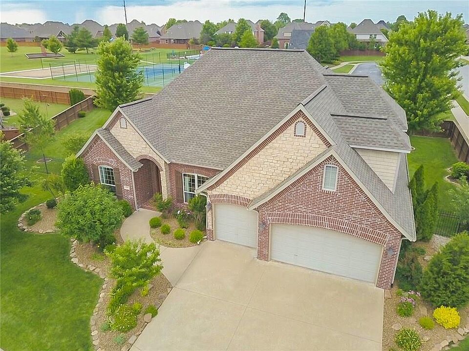 1st image of 700 Avon Glen Pl