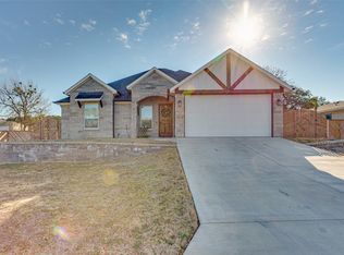 2807 Sky Harbour Dr, Granbury, TX 76049