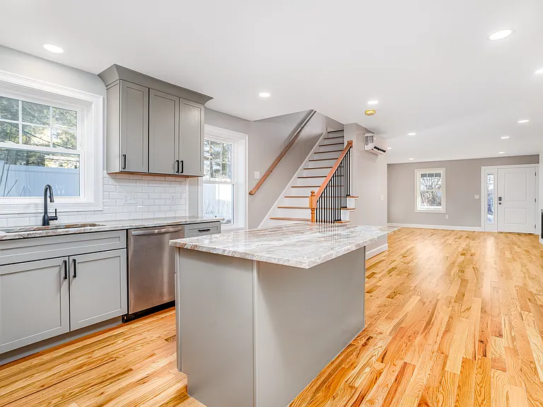 27 Milton St #1 — Photo 8