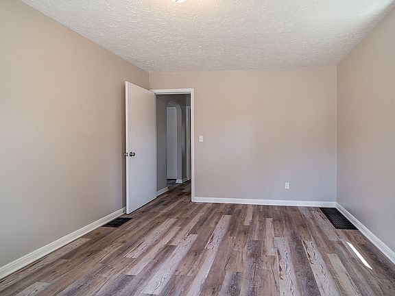 5th image of 1386 E 19th Ave