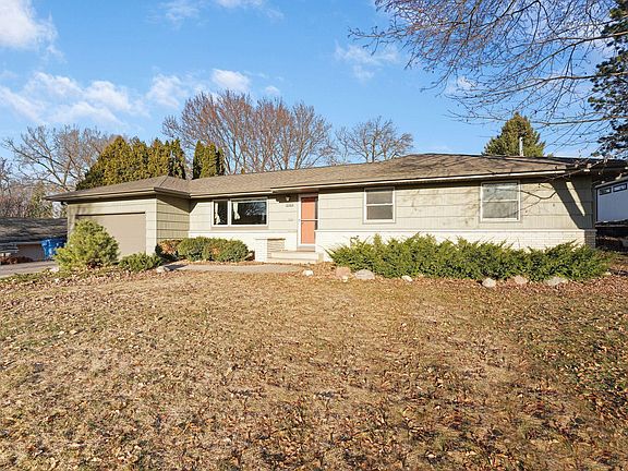 2nd image of 3609 Belden Dr NE