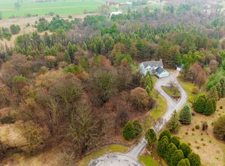 3382 Oakwood Ct, West Bend, WI 53095