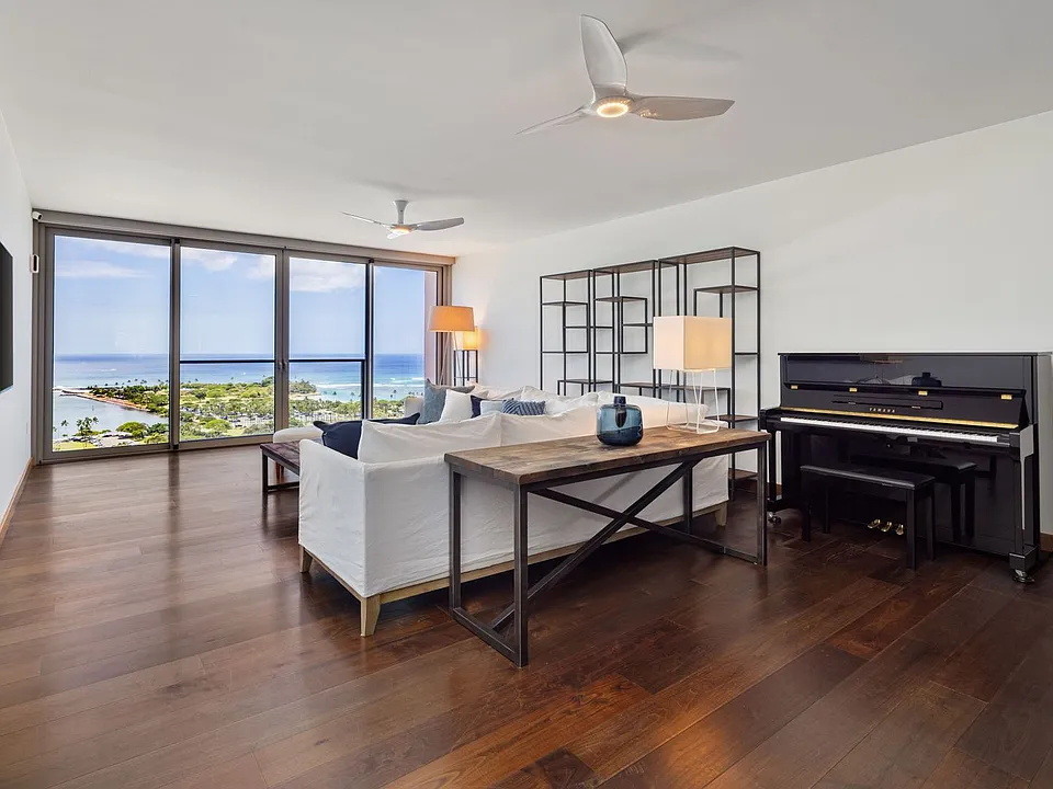 1555 Kapiolani Blvd #2000