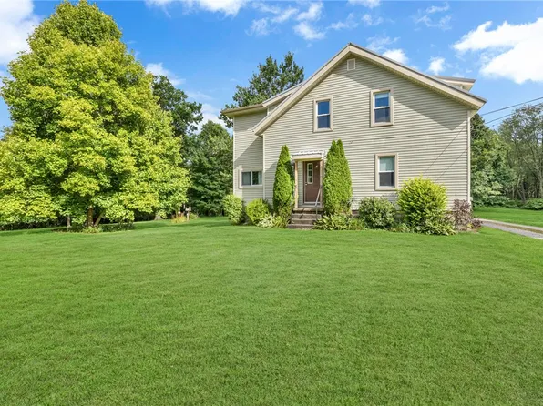 278 Hickory Dr, Beaver Falls, PA 15010