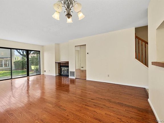 5th image of 19 Moore Lane #11B