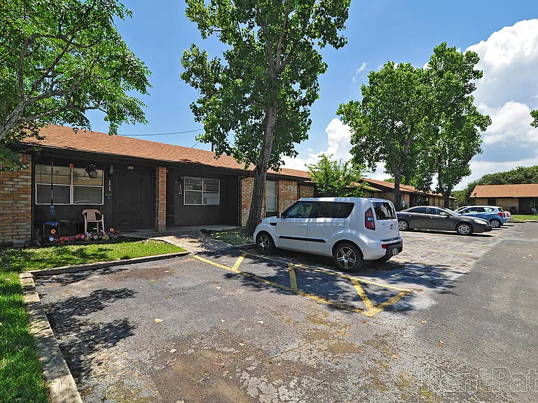 Windwood Apartments — Photo 20
