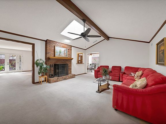 3rd image of 9630 Fallbrook Dr