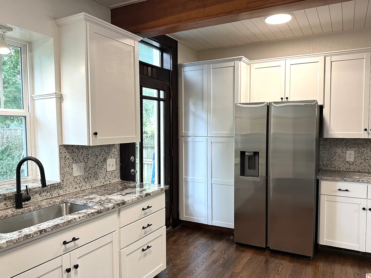 5 bed, 2052 sqft, $4,000 — Photo 2
