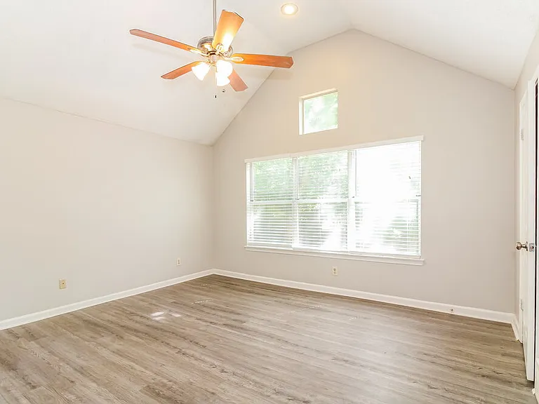 8183 Walnut Valley Cv — Photo 10