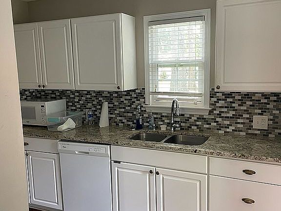3rd image of 2512 Mosswood Dr