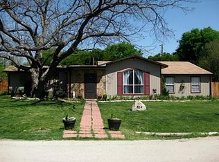 804 Driftwood Dr, Shady Shores, TX 76208